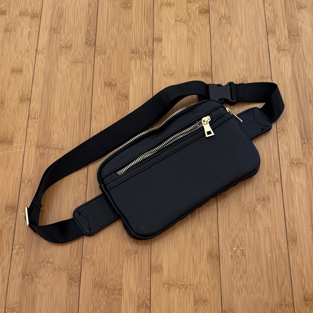 Black & Gold Vegan Leather Pleather Crossbody Bag